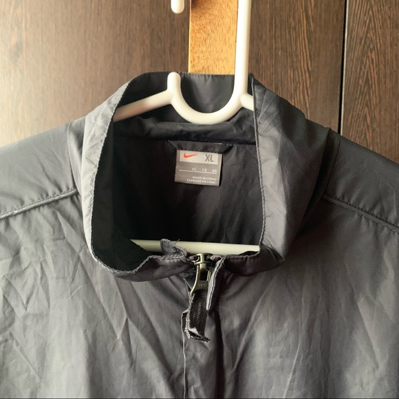 🚫SOLD🚫 Nike wind breaker unisex - Picture 3 of 5